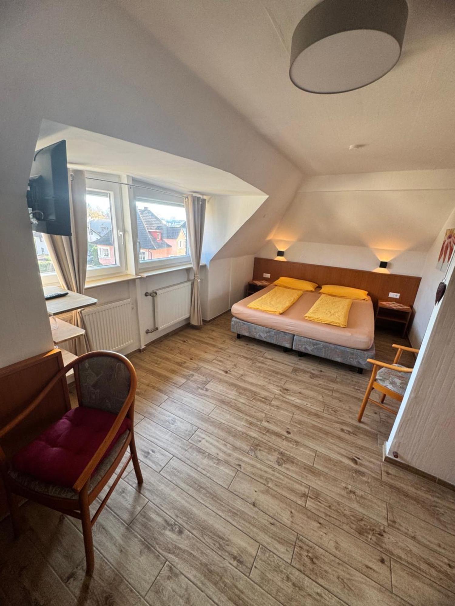 Hotel-Heilsberg Готмадинген Екстериор снимка