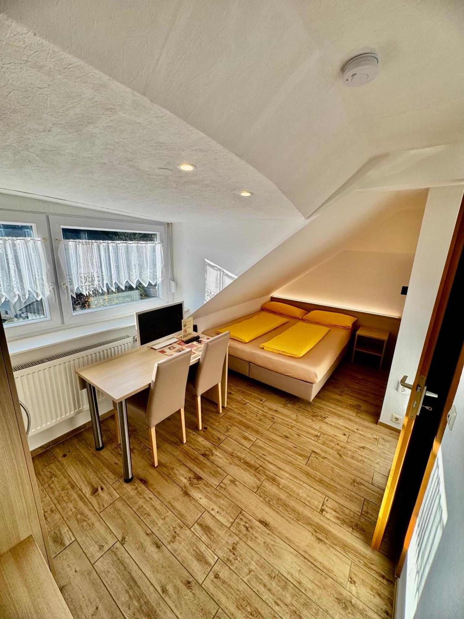 Hotel-Heilsberg Готмадинген Екстериор снимка