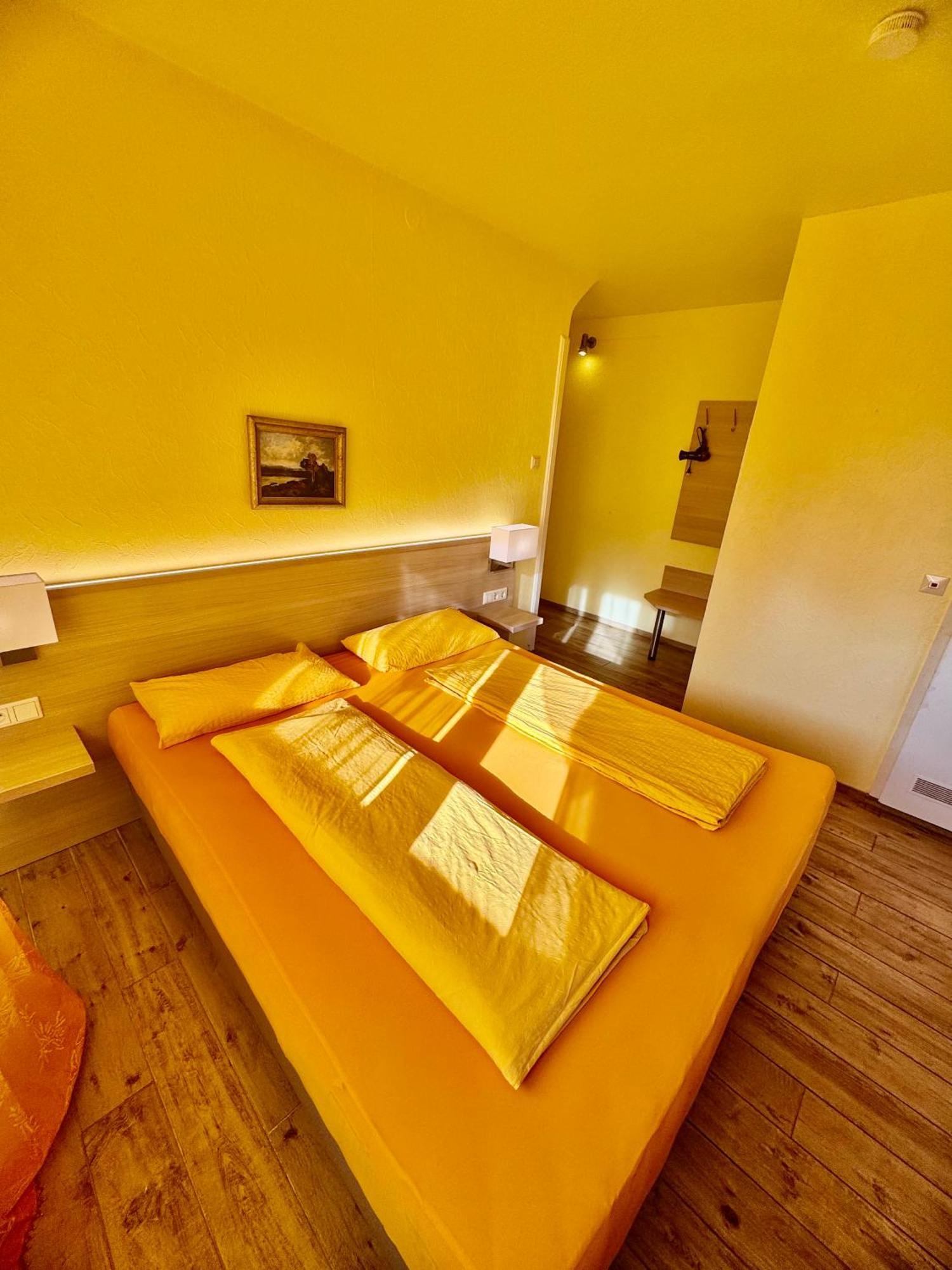 Hotel-Heilsberg Готмадинген Екстериор снимка