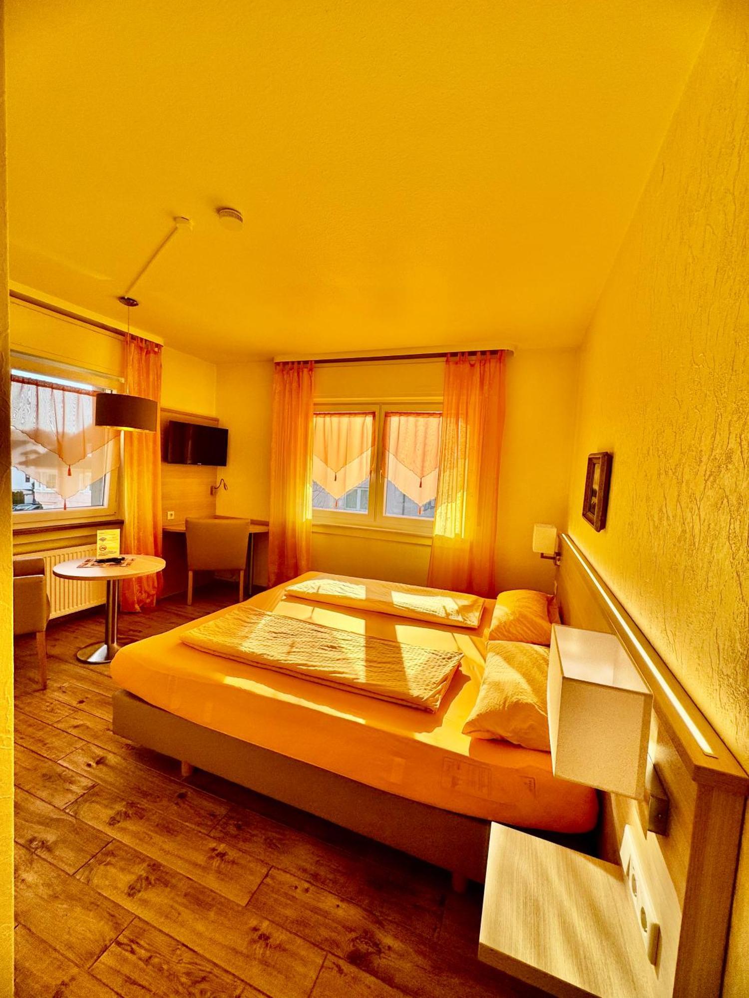 Hotel-Heilsberg Готмадинген Екстериор снимка