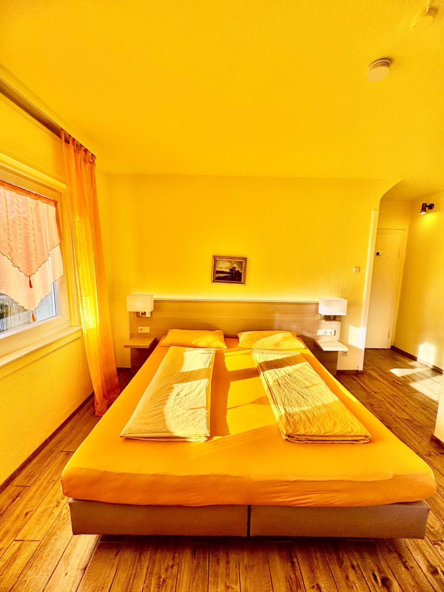 Hotel-Heilsberg Готмадинген Екстериор снимка