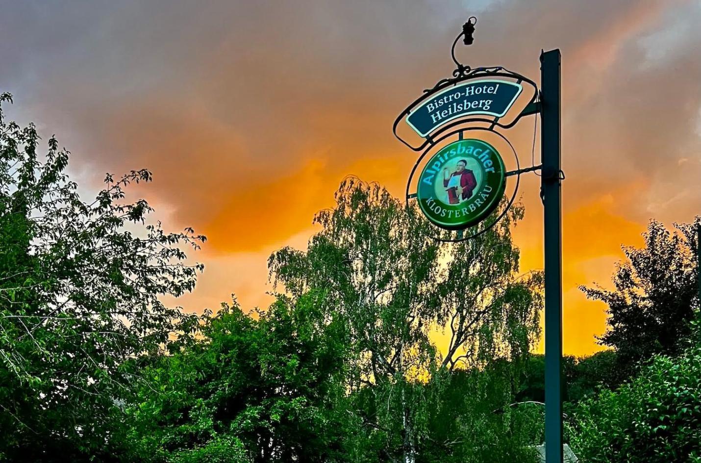 Hotel-Heilsberg Готмадинген Екстериор снимка