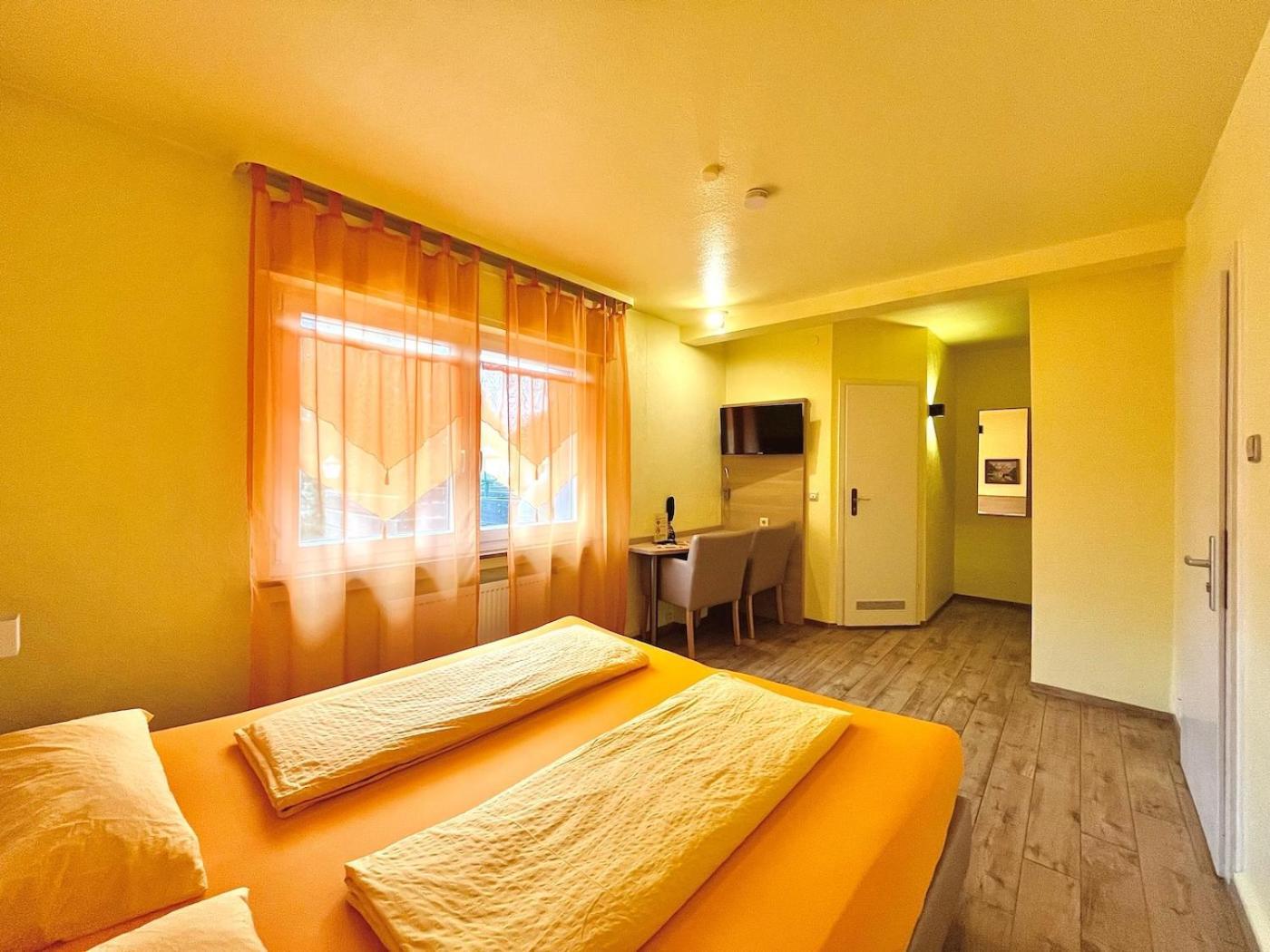 Hotel-Heilsberg Готмадинген Екстериор снимка