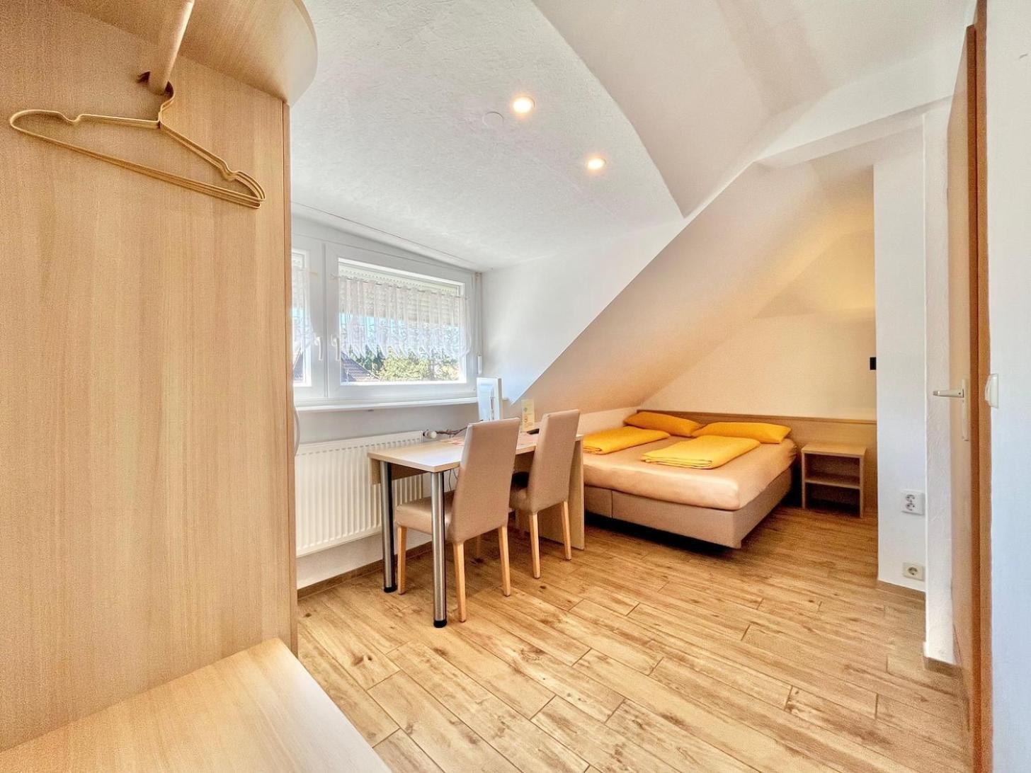 Hotel-Heilsberg Готмадинген Екстериор снимка