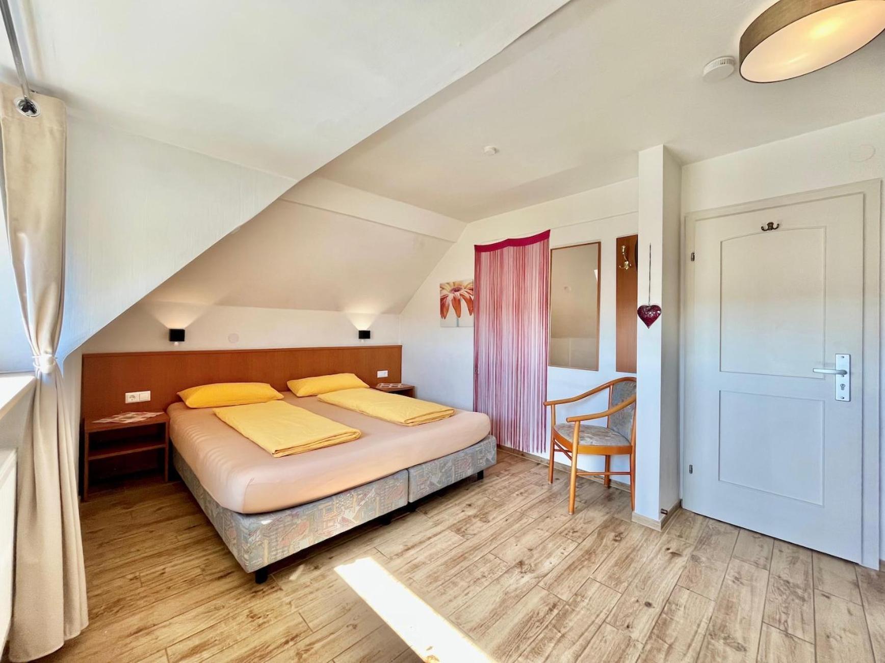 Hotel-Heilsberg Готмадинген Екстериор снимка