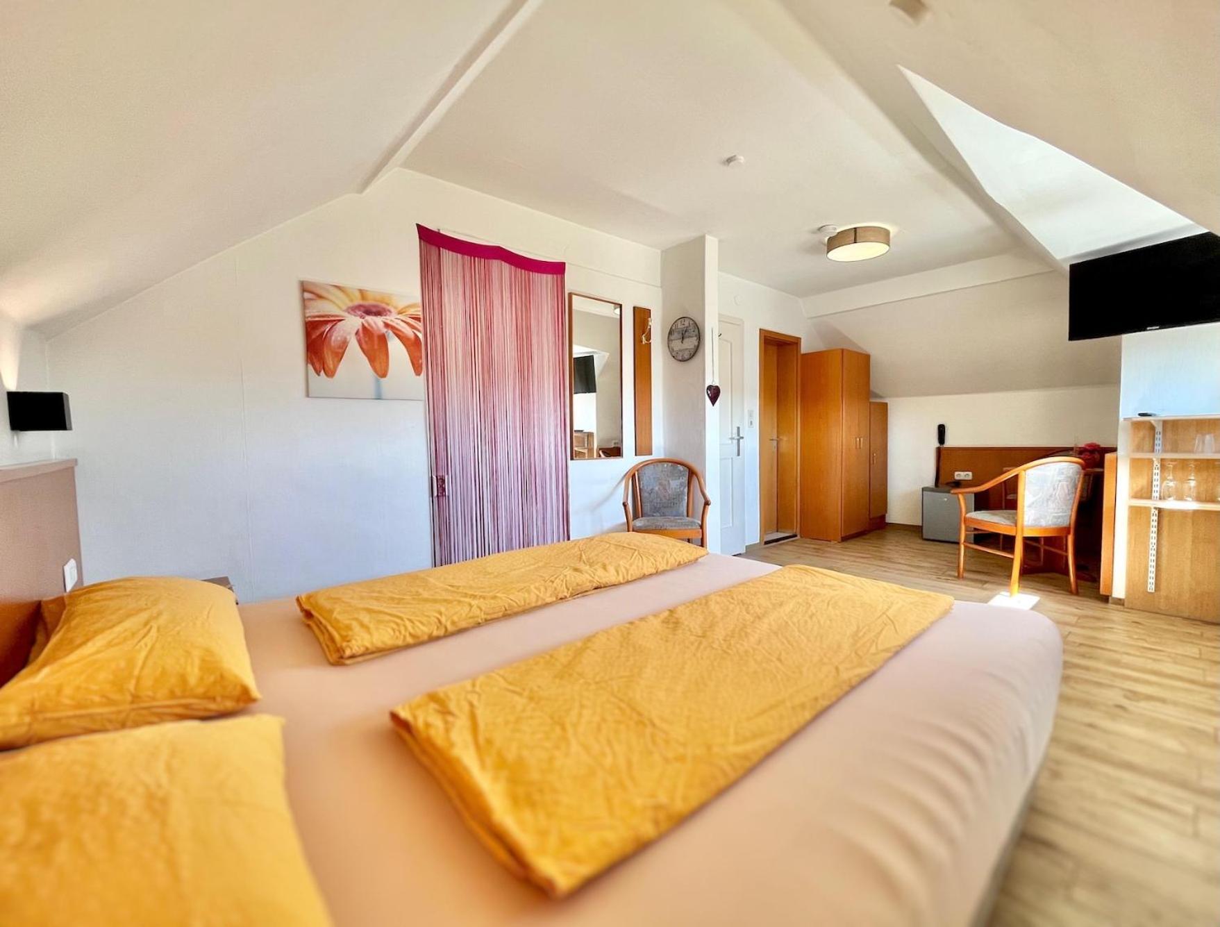 Hotel-Heilsberg Готмадинген Екстериор снимка