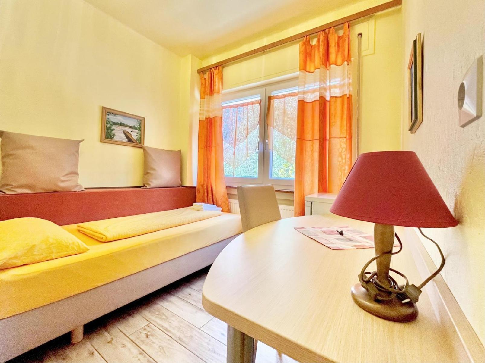 Hotel-Heilsberg Готмадинген Екстериор снимка